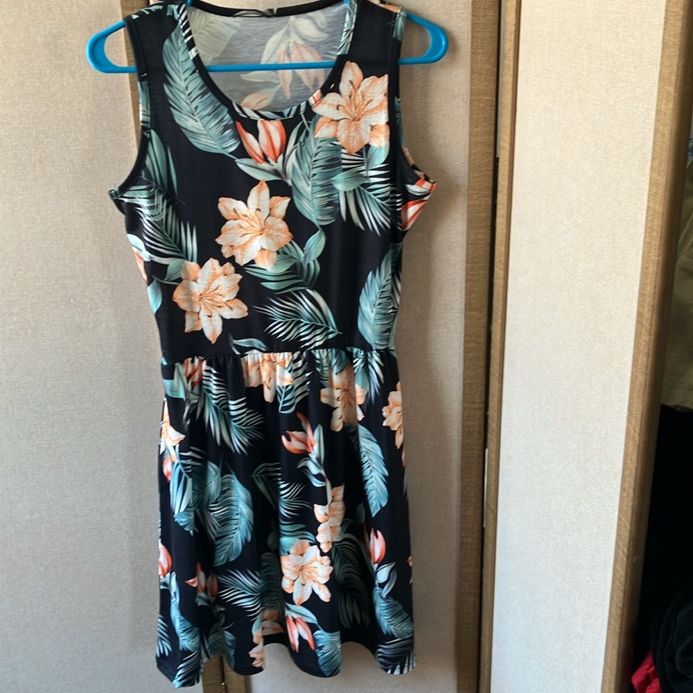 Floral Patterned summer dress small